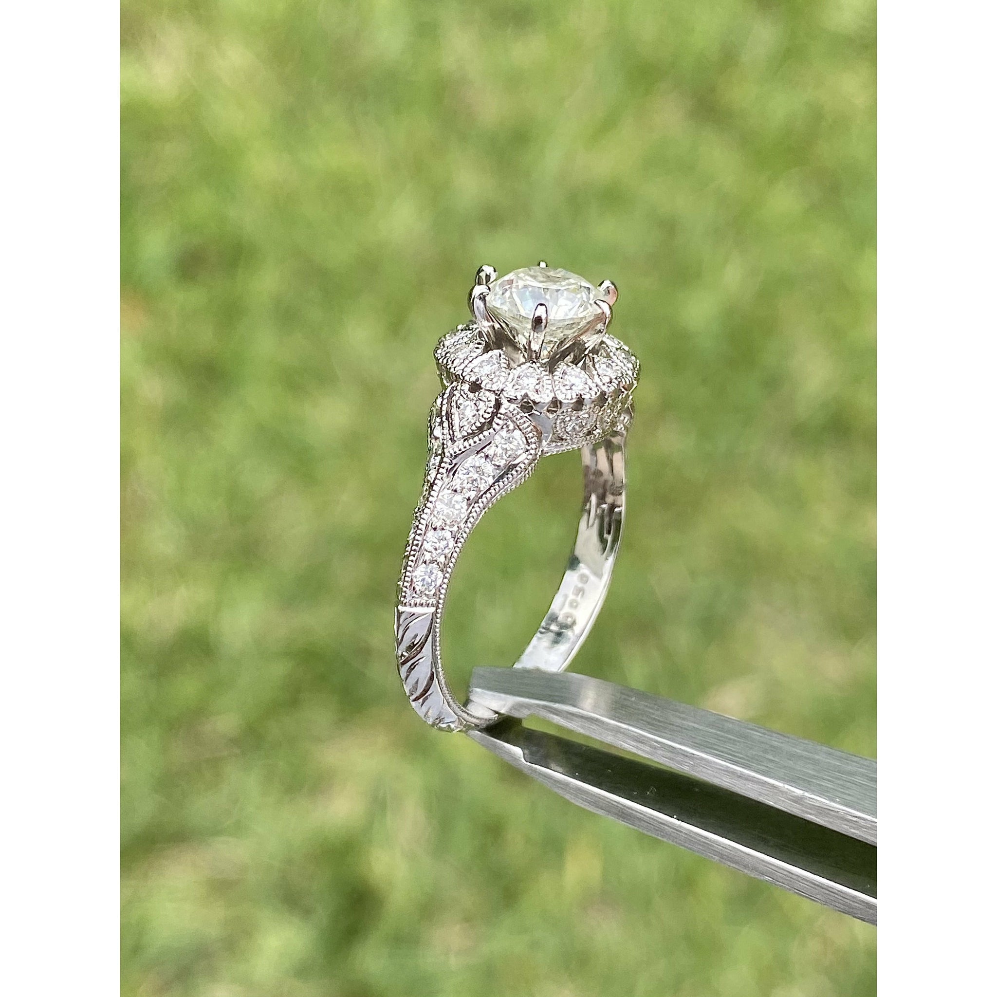 1 CT Halo Diamond Ring, F/VS2 Beautiful Round Diamond Engagement Ring, 18K  White Gold Ring
